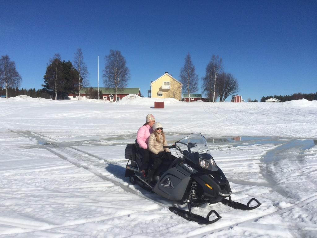 Sangis Motell Och Camping Exterior foto